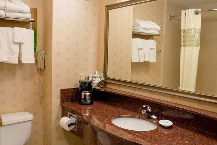 Room 40 of 79