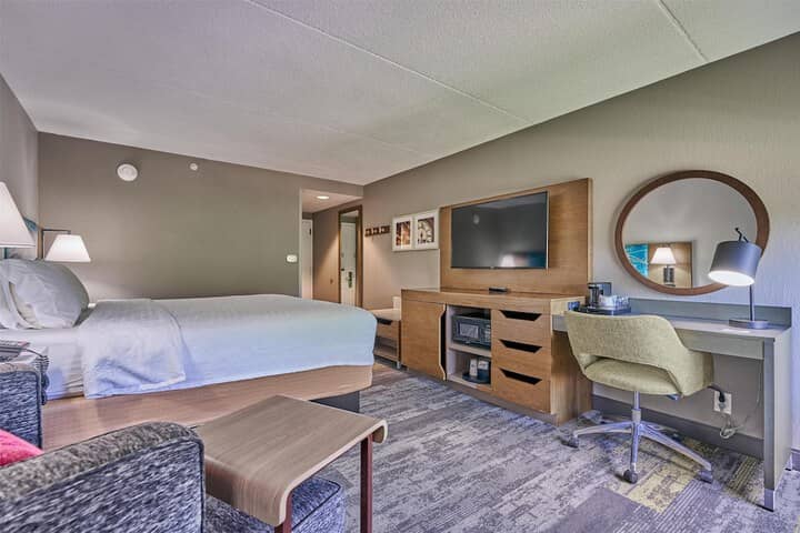 Room 11 of 27