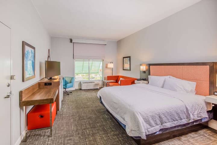 Room 27 of 110