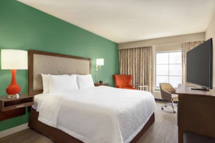 Room 49 of 291