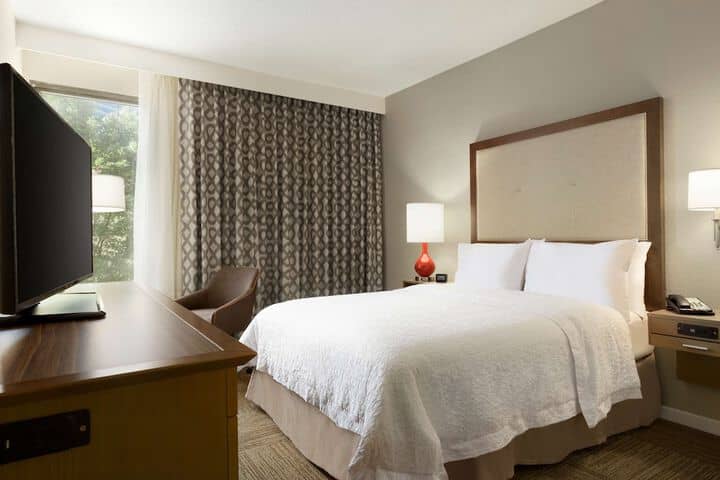 Room 8 of 30