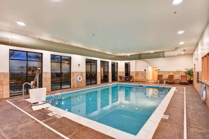 Pool 33 of 55
