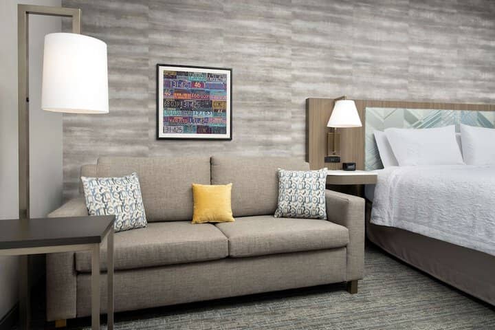 Room 14 of 28