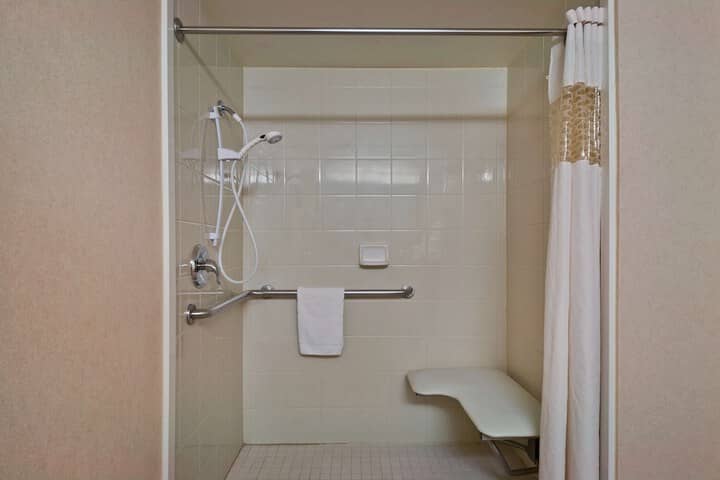 Room 17 of 29