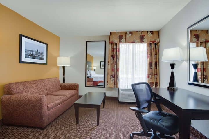 Room 12 of 47