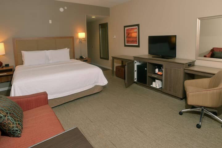 Room 12 of 90