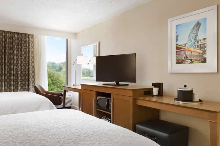 Room 9 of 30