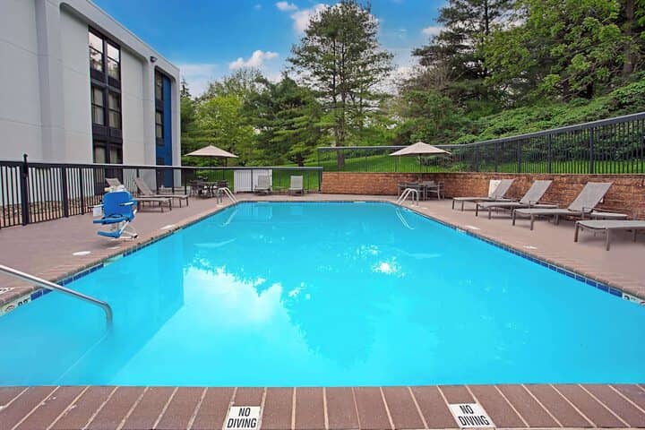 Pool 57 of 96