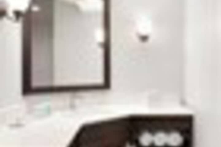Room 185 of 291