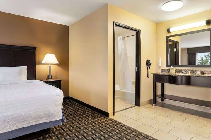 Room 19 of 39
