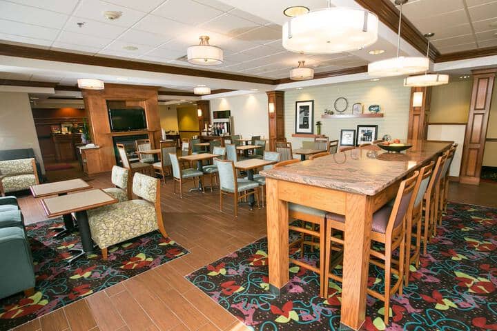 Dining 84 of 102