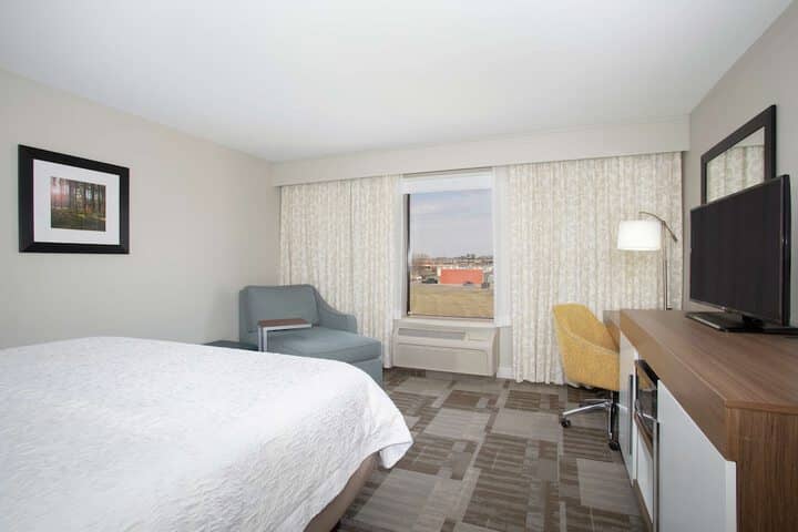 Room 13 of 37