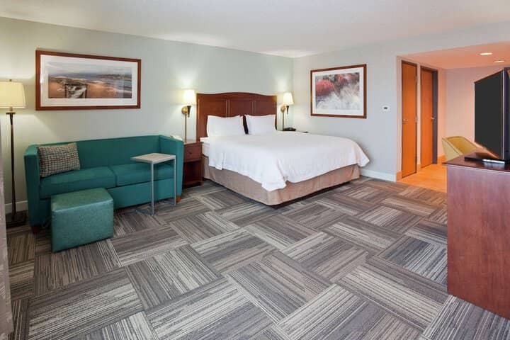Room 35 of 62