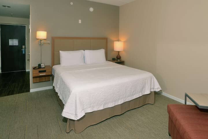 Room 27 of 90