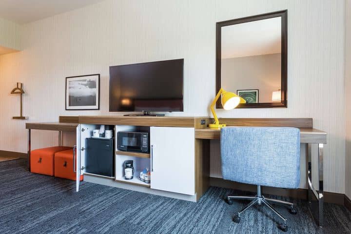Room 10 of 33