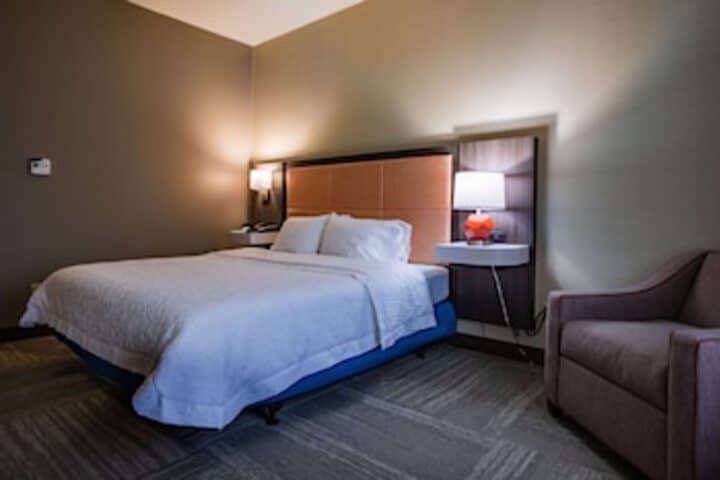 Room 34 of 102