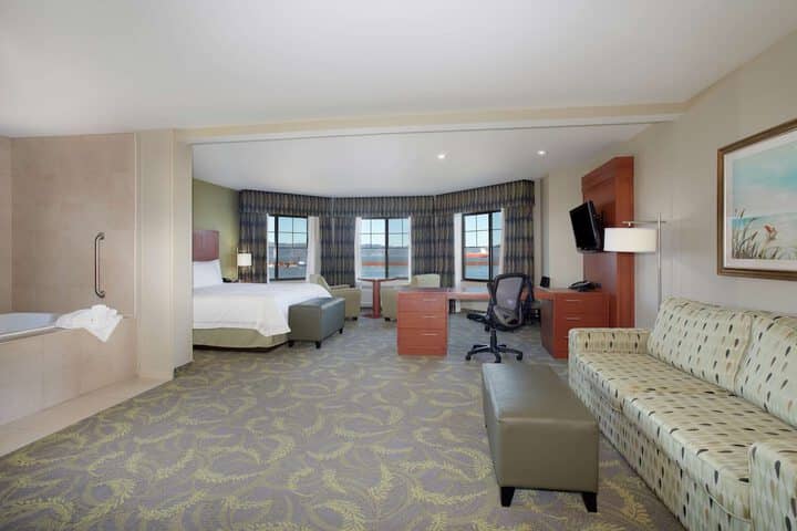 Room 46 of 80