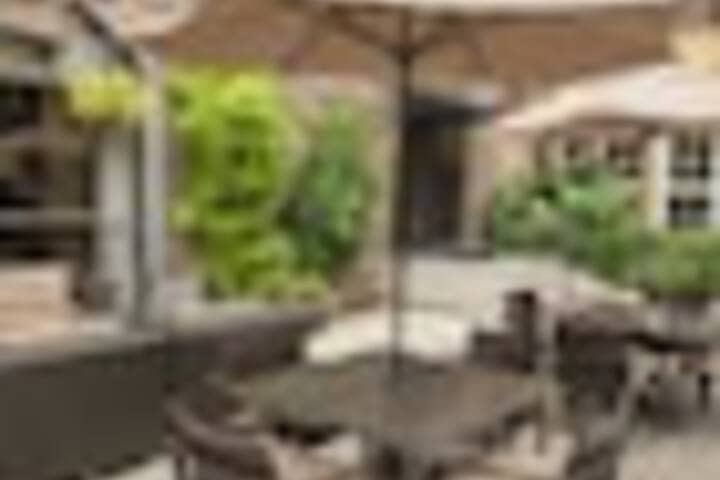 Pool 200 of 291