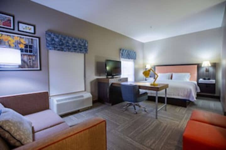 Room 40 of 102
