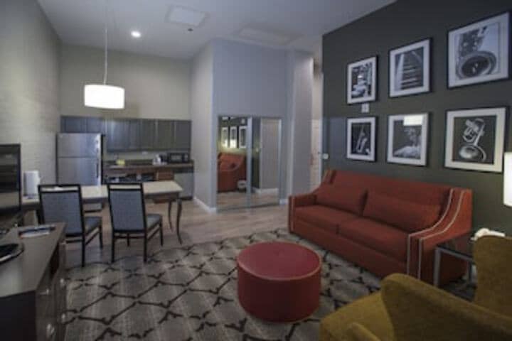 Room 46 of 291