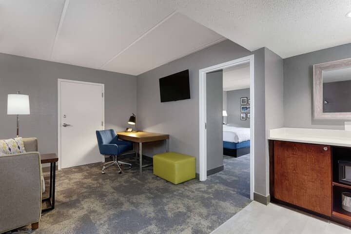 Room 8 of 33