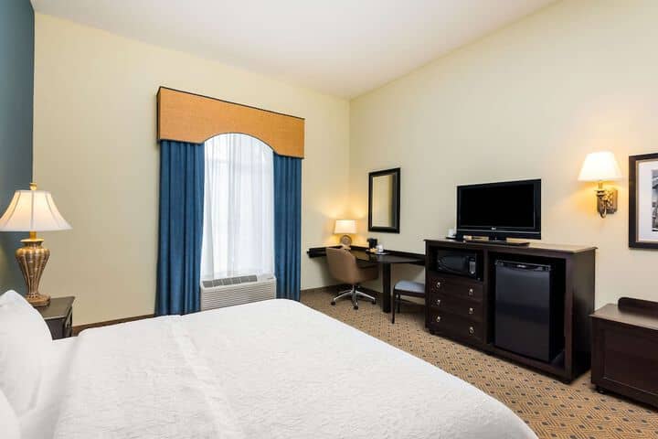Room 8 of 33