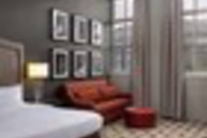 Room 152 of 291