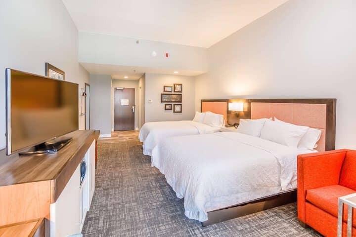 Room 28 of 110