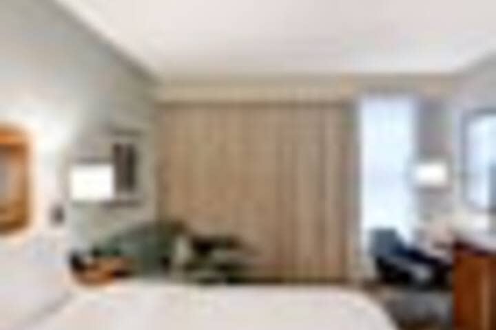 Room 14 of 96