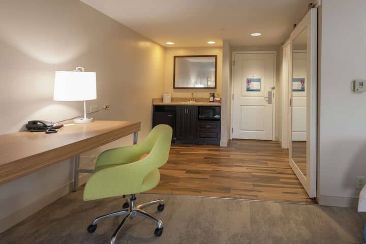 Room 10 of 52