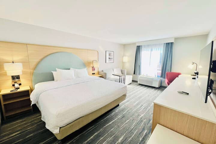 Room 6 of 17