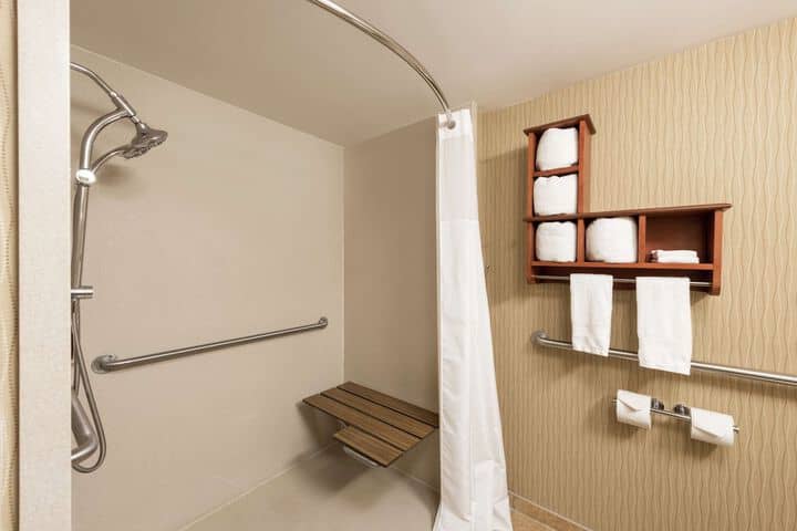 Room 18 of 29