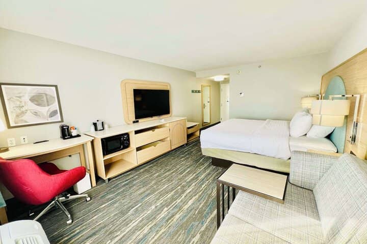 Room 7 of 17