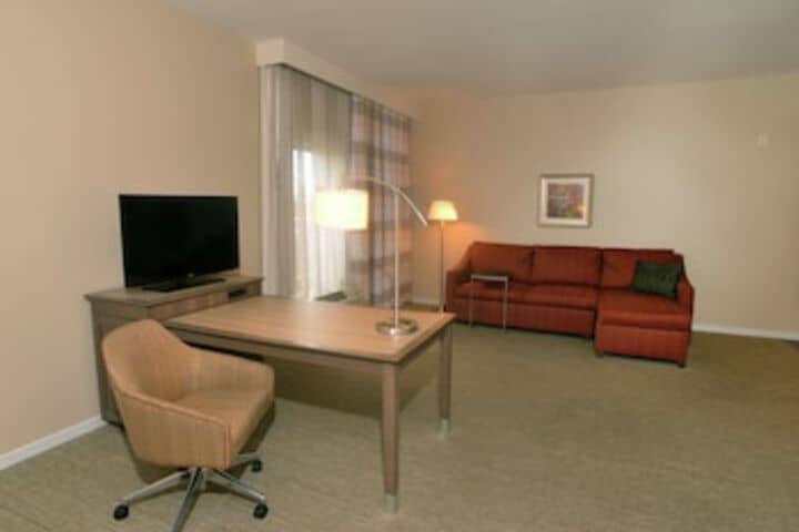 Room 34 of 90
