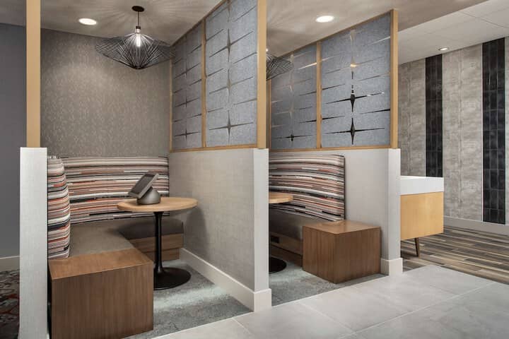 Business Center 26 of 28