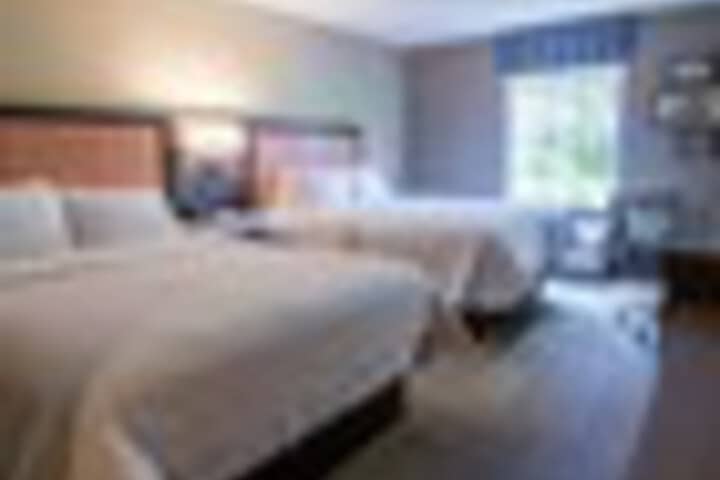 Room 26 of 102
