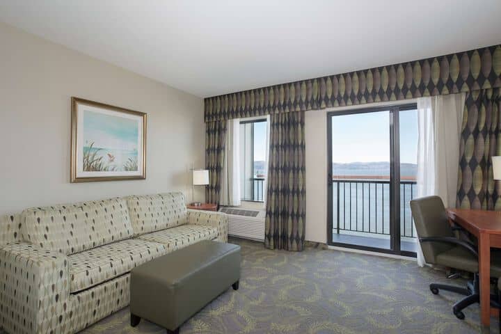 Room 56 of 80