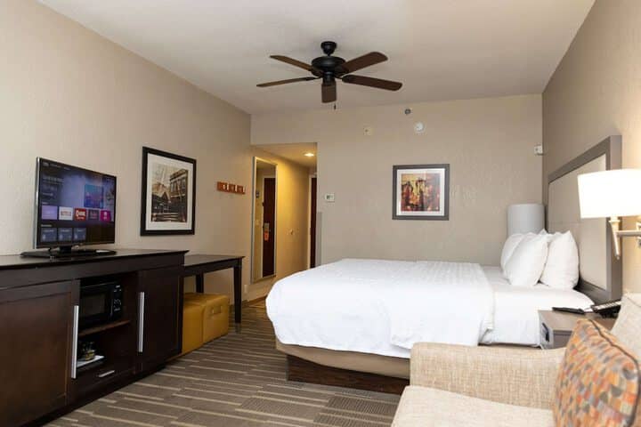 Room 16 of 63