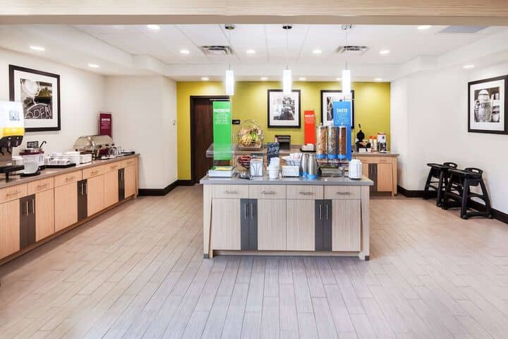 Breakfast area