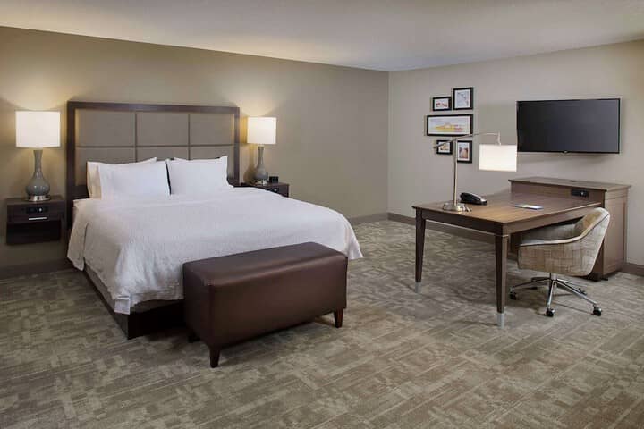 Room 11 of 25