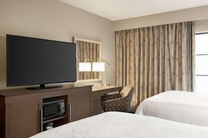 Room 52 of 291