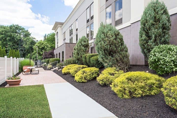 Hotel Exterior 42 of 47