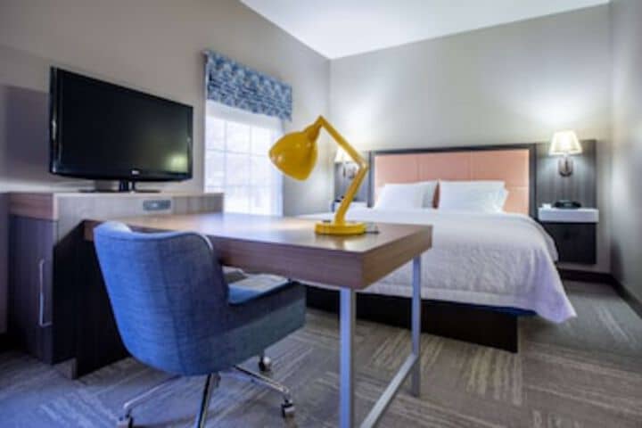 Room 22 of 102