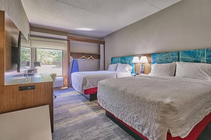 Room 9 of 27