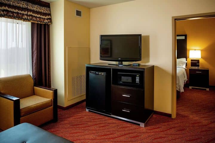 Room 32 of 70