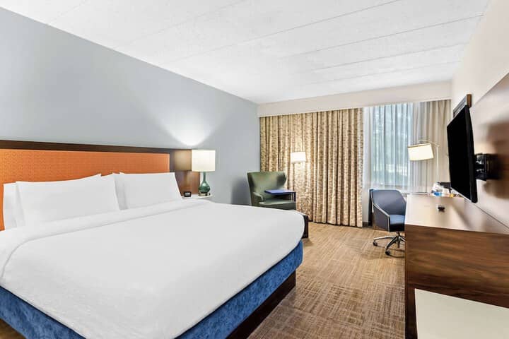 Room 16 of 38