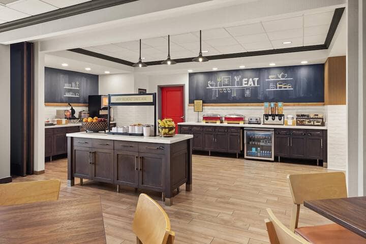 Breakfast area